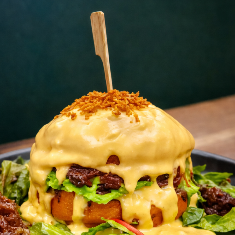 ANGUS FROMAGE BURGER CU CARTOFI PROASPETI PRAJITI (NECONGELATI)