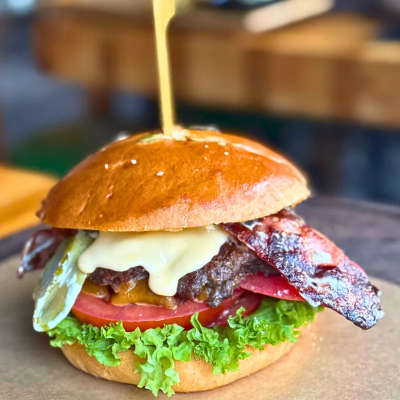 BIG BOY BURGER CU CARTOFI PROASPETI PRAJITI (NECONGELATI) | 460g