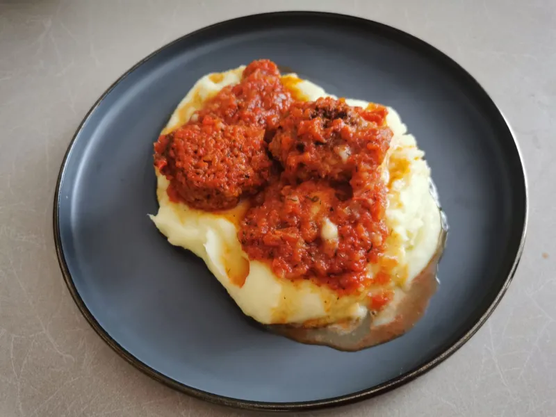 CHIFTELUTE MARINATE CU PIURE CARTOFI 350G