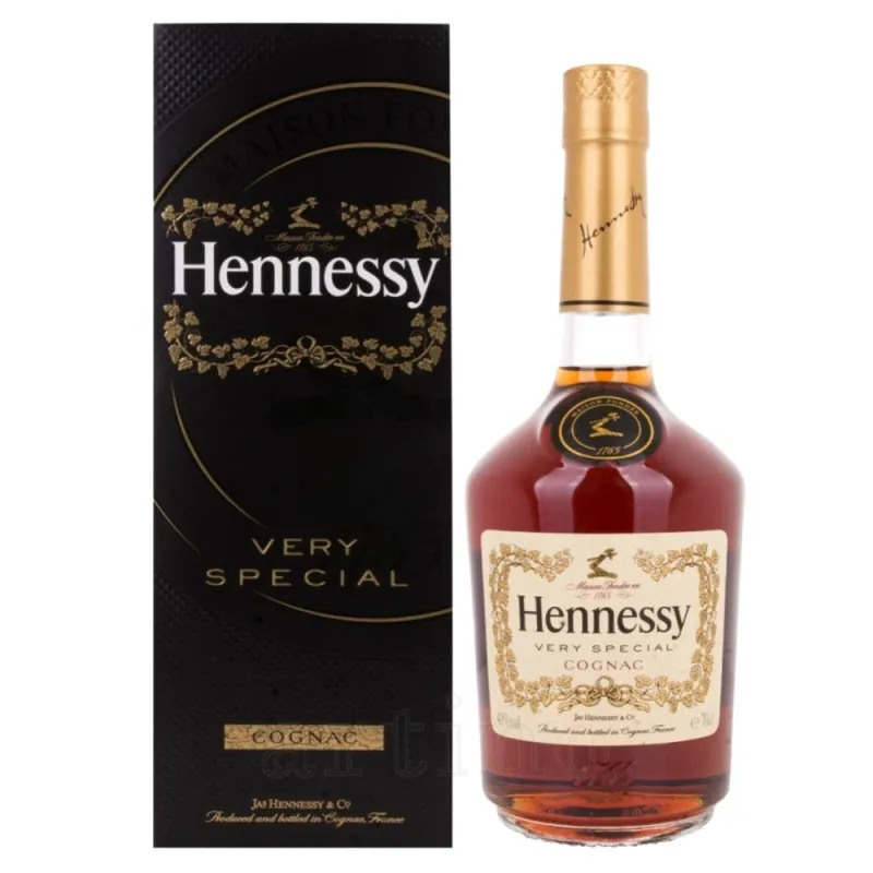 CONIAC HENNESSY VS NBA CUTIE 0.7L