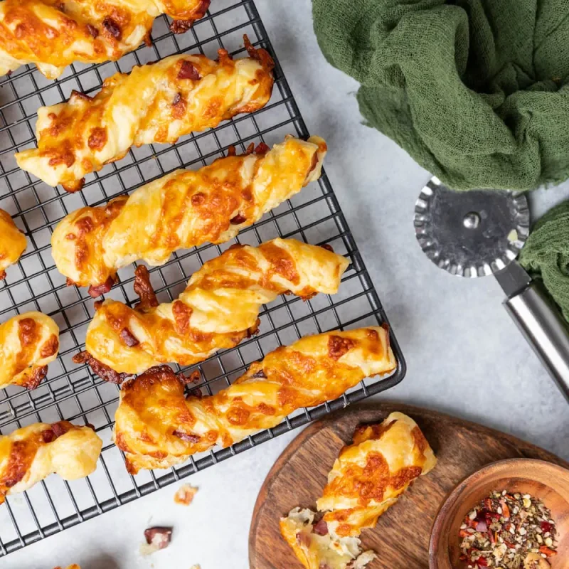 TRIUNGHI SALAM CU CASCAVAL 190 G