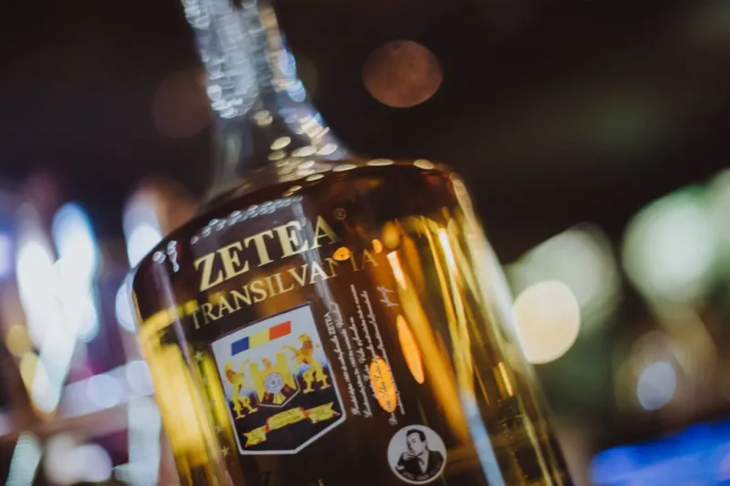 TUICA ZETEA 5*  700ML